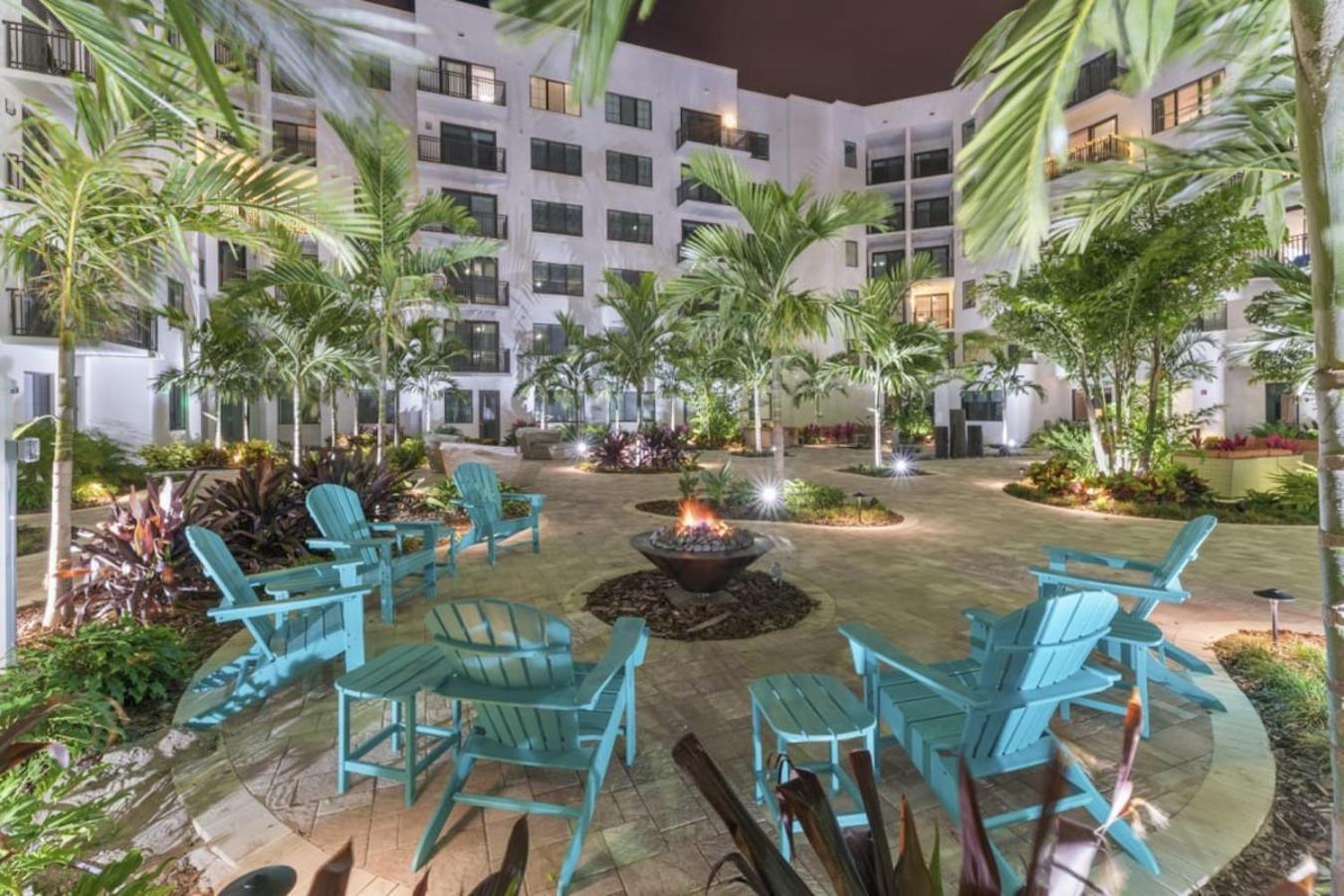 Cozy Retreat 2 Bedroom Hideaway Moments From The Sand Boynton Beach Buitenkant foto